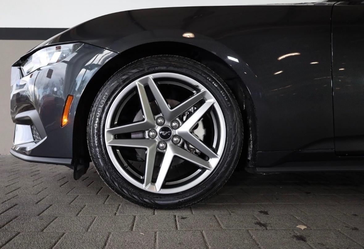 Ford Mustang 317cv 2024