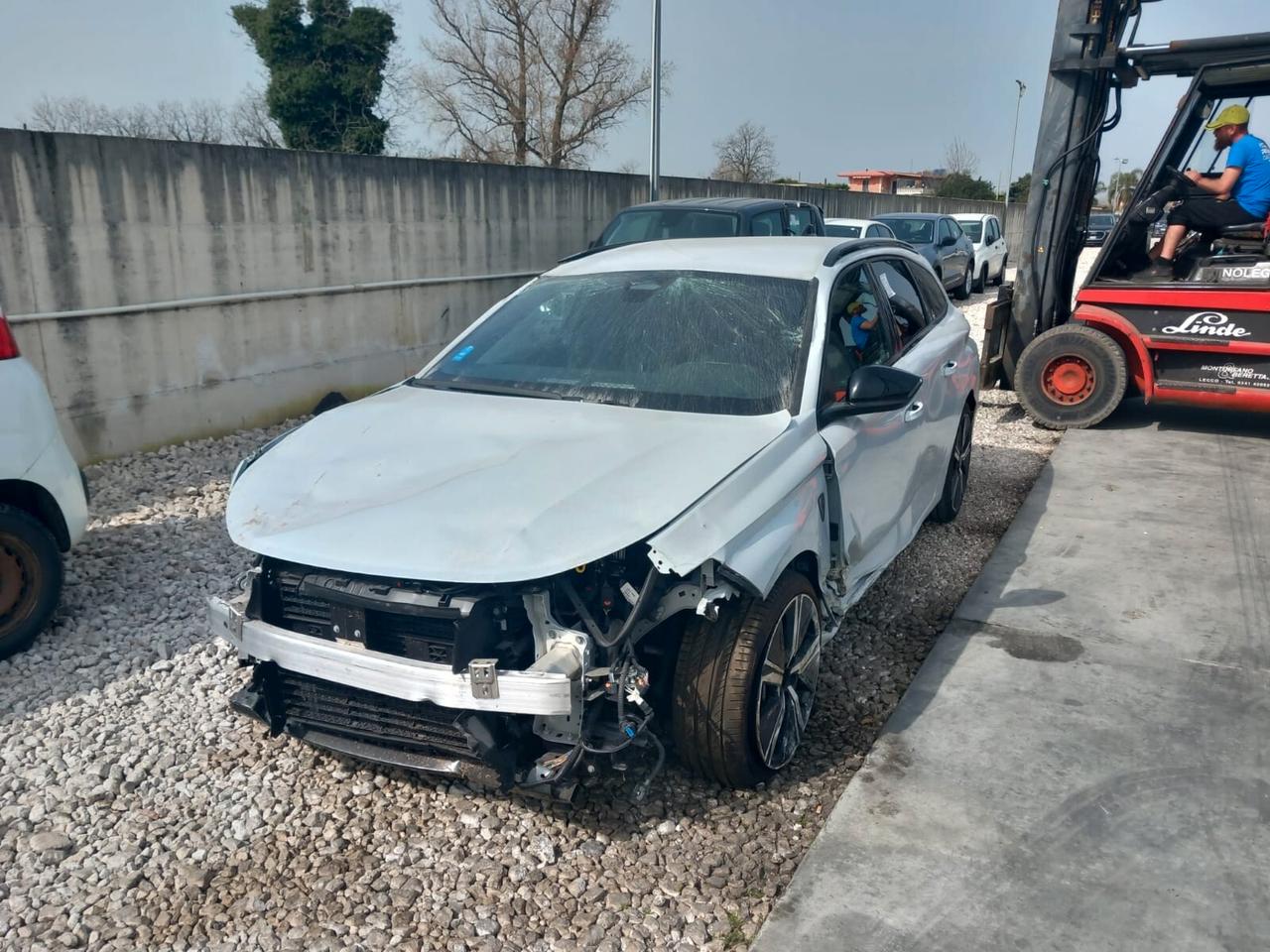 Peugeot 308 Plug-in Hybrid 180 e-EAT8 SW GT