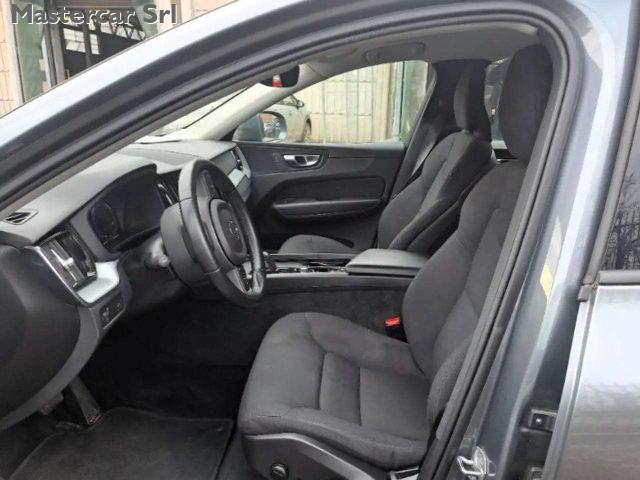 VOLVO XC60 XC60 2.0 b4 Momentum Business awd auto -GE726SL