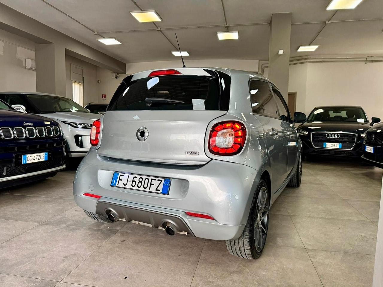 Smart ForFour 1.0 71cv GPL Twinamic Brabus 2017