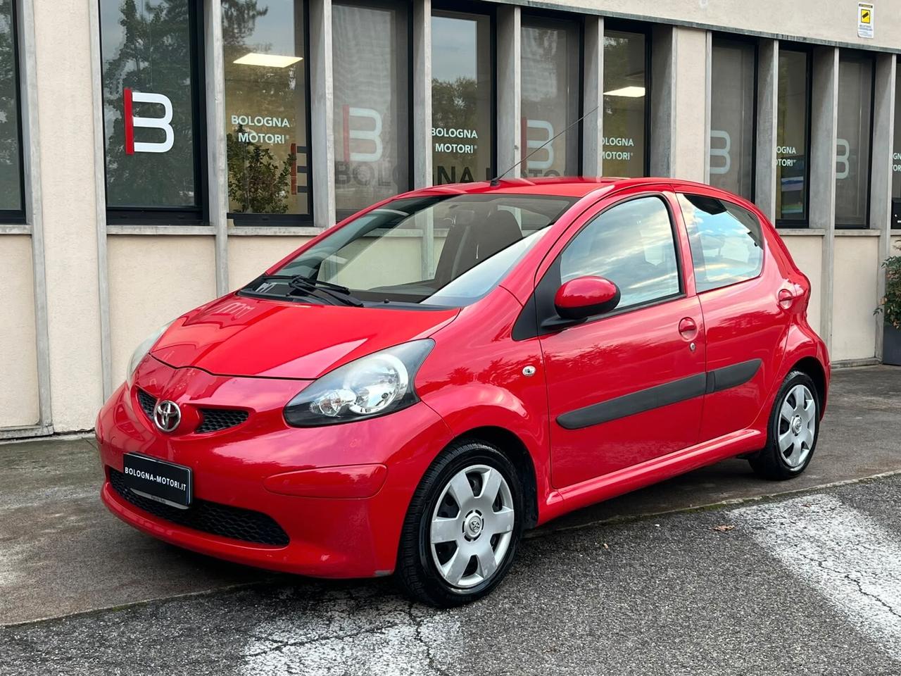 Toyota Aygo 1.0 12V VVT-i 5 porte - NEOPATENTATI