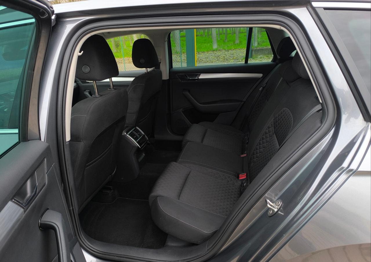 Skoda Superb 2.0 TDI EVO 150 CV SCR DSG Wagon Executive