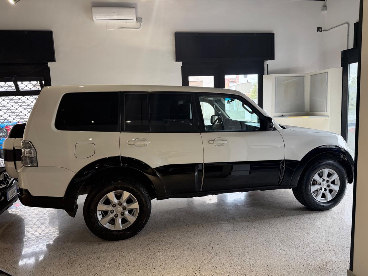 Mitsubishi Pajero 3.2 DI-D 16V aut. 5p. One/Hundred DPF