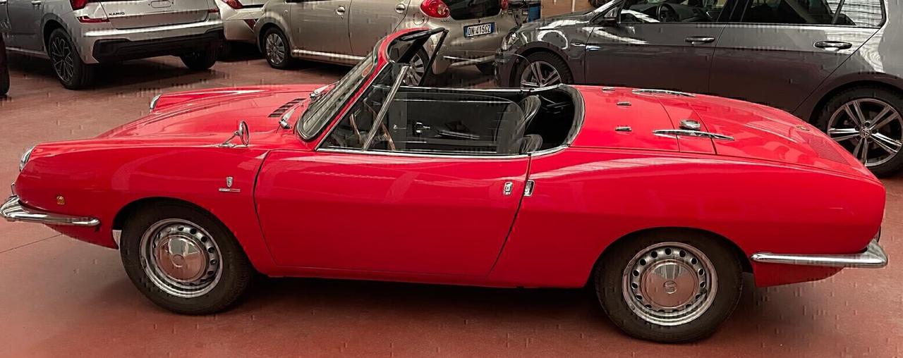 FIAT 850 SPORT SPIDER CON HARD-TOP IN TINTA.