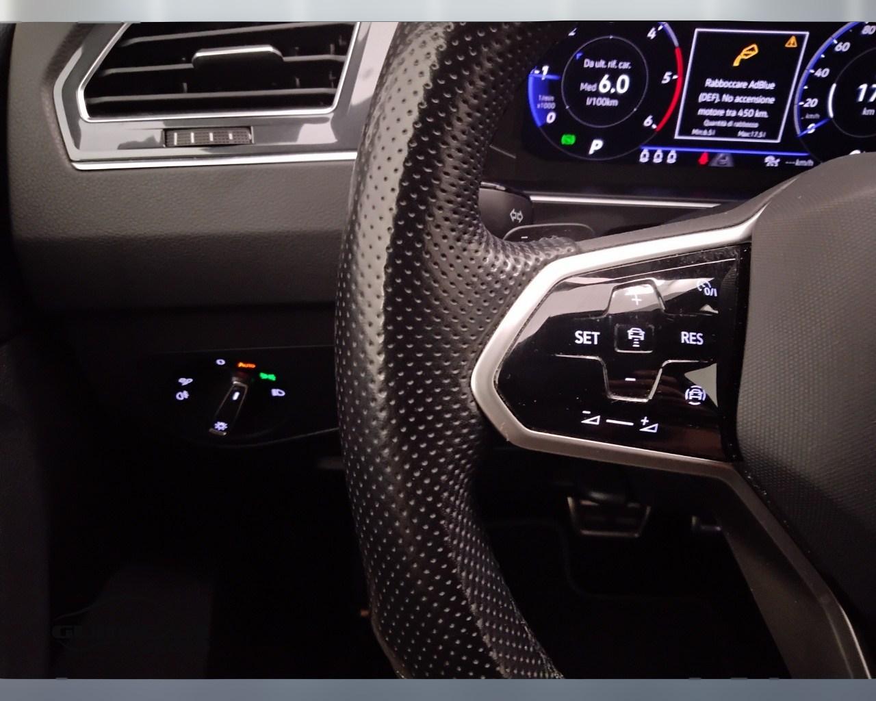 VOLKSWAGEN Tiguan II 2021 - Tiguan 2.0 tdi R-Line 150cv dsg