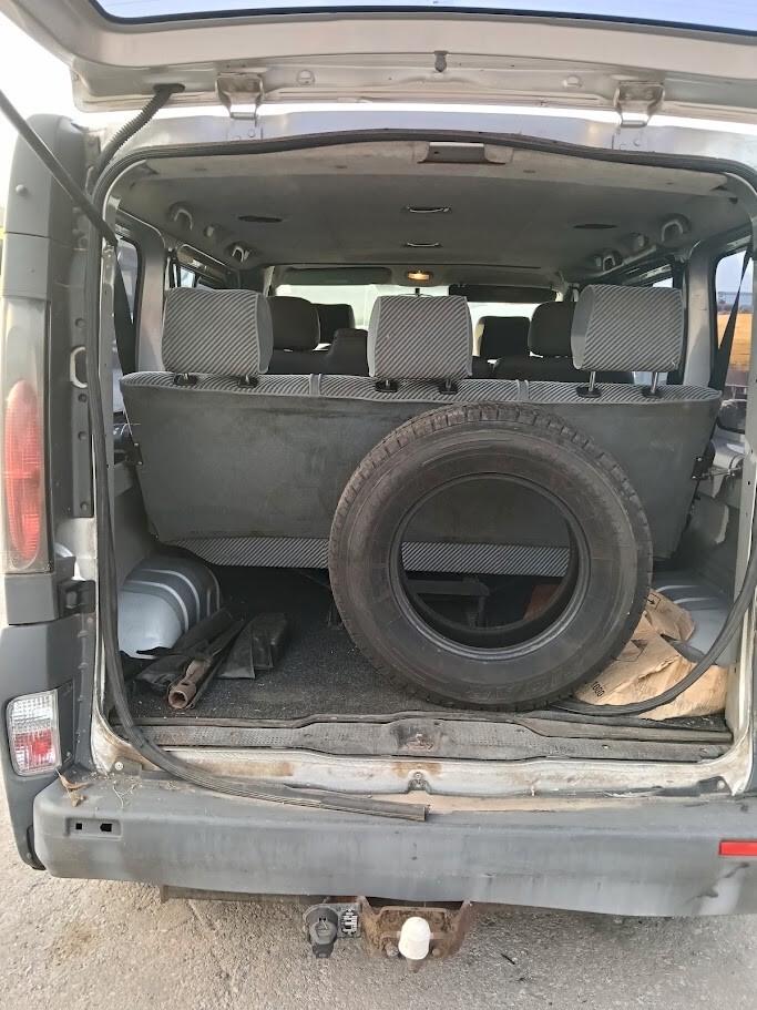 Opel Vivaro 27 1.9 DTI 8 posti + gancio traino