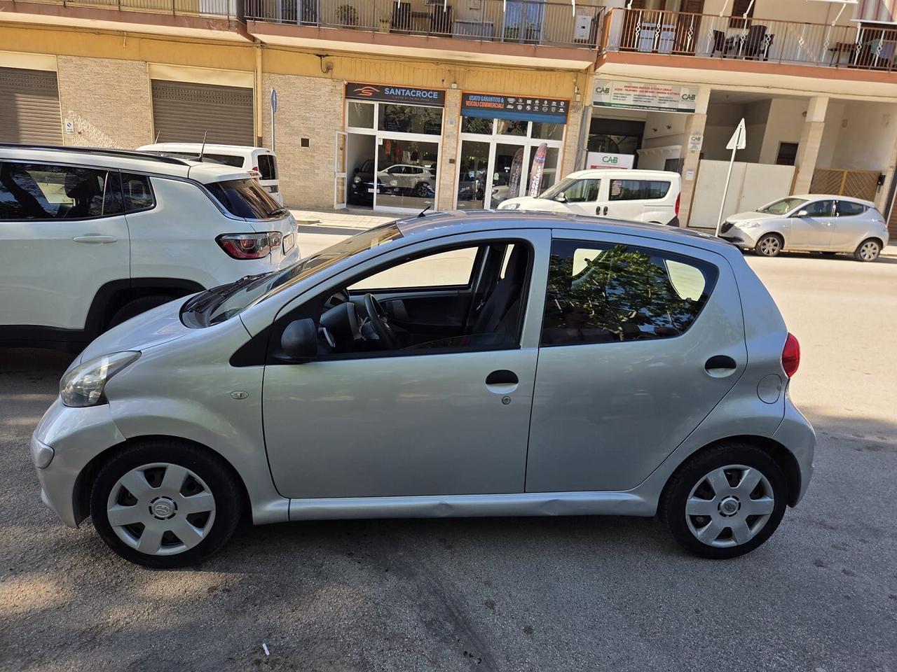 toyota aygo 1.0 benz. UNICO PROPRIETARIO 99.000 Km