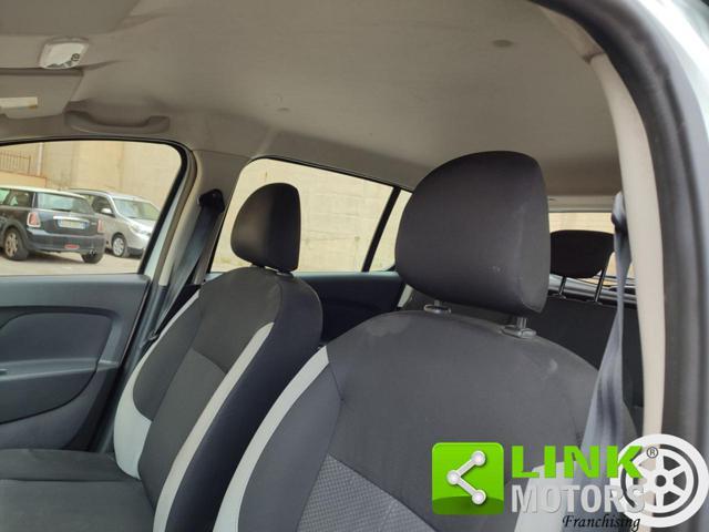 DACIA Sandero 1.2 75CV