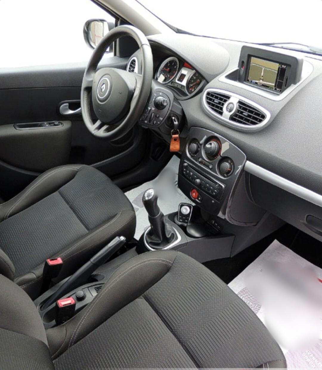 Renault Clio 1.2 16V finanziabile con garanzia