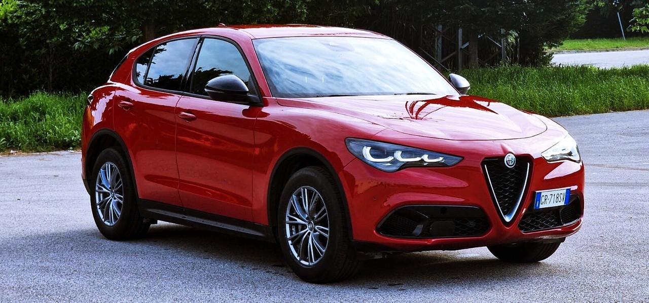 Alfa Romeo Stelvio 2.2 Turbodiesel 160 CV AT8 RWD Super