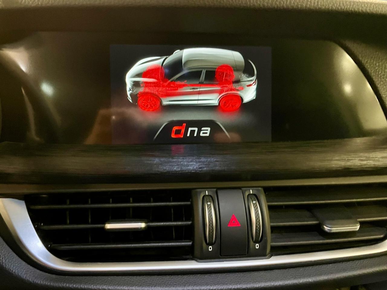 Alfa Romeo Stelvio 2.2 Turbodiesel 160cv AT8 RWD Business