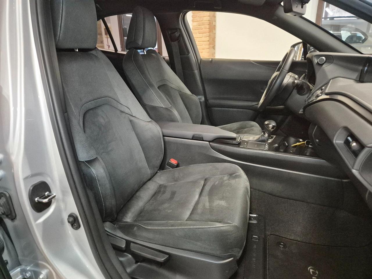 Lexus UX Hybrid Business