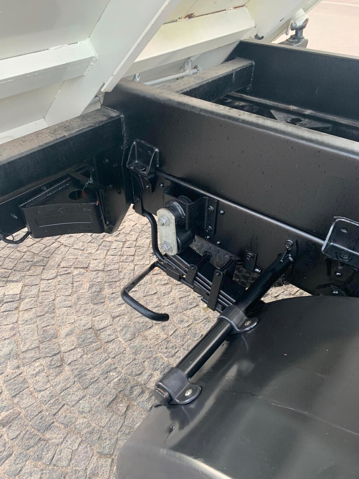 Daewoo AVIA - RIBALTABILE TRILATERALE-Portata 32 Q.li