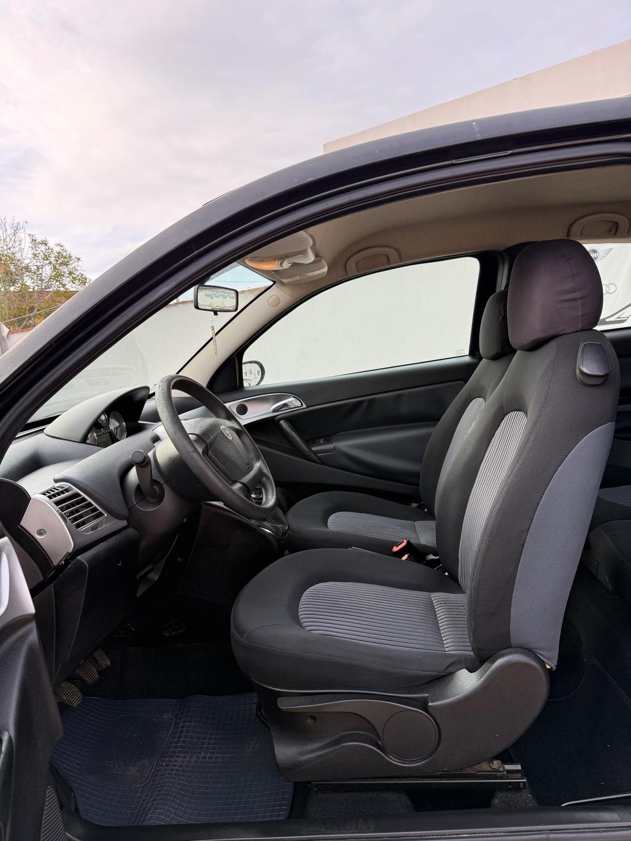 Lancia Ypsilon 1.2 Oro Plus