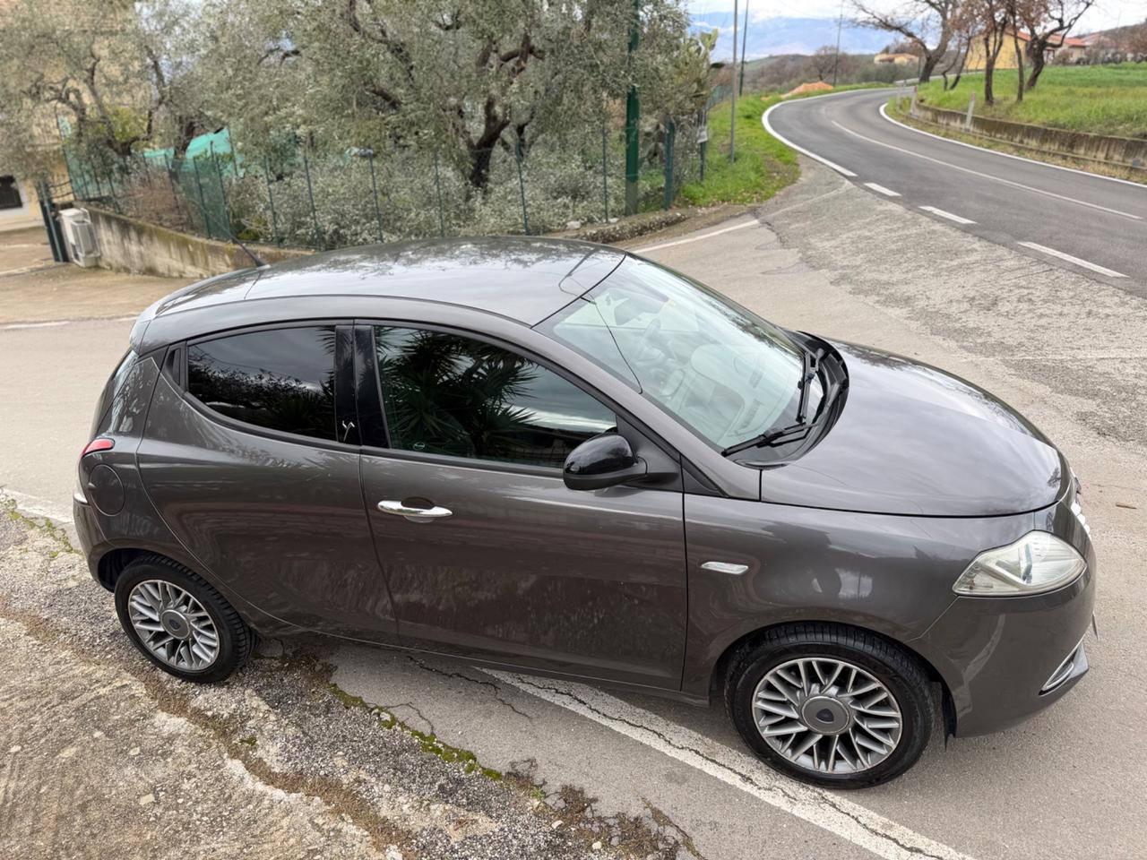 Lancia Ypsilon 1.2 69 CV 5 porte GPL Ecochic Gold