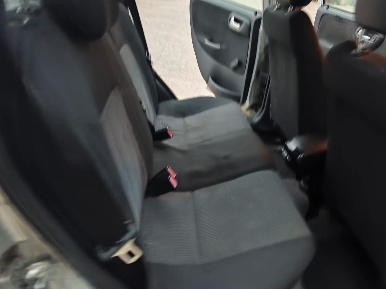 Opel Corsa 2005---1.2 Benzina Neopatentati