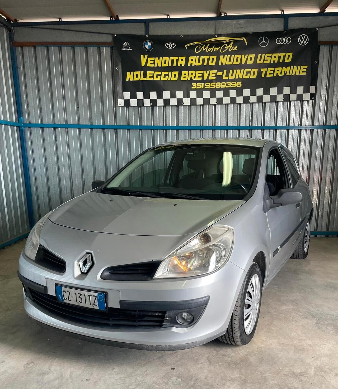 Renault Clio NEOPATENTATI