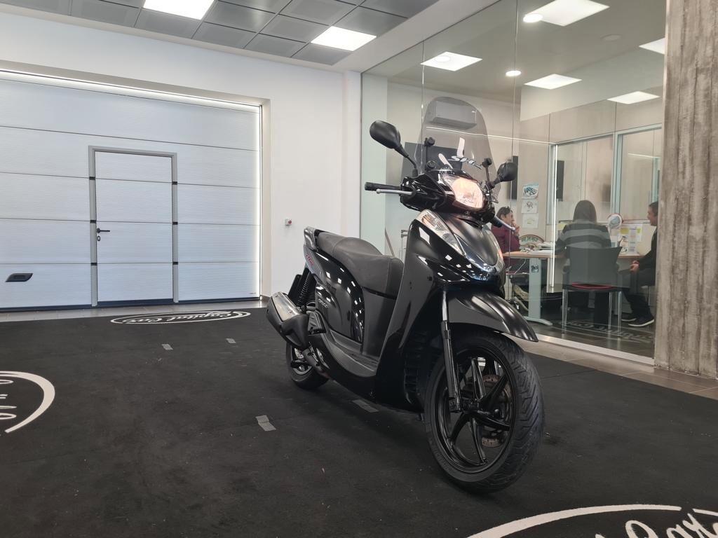 Honda SH 300 i