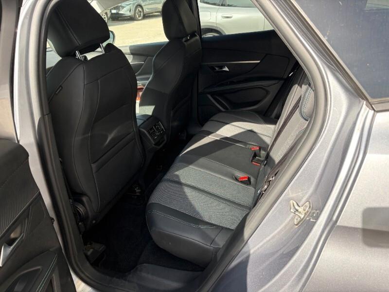 Peugeot 3008 BlueHDi 130 S&S EAT8 Allure