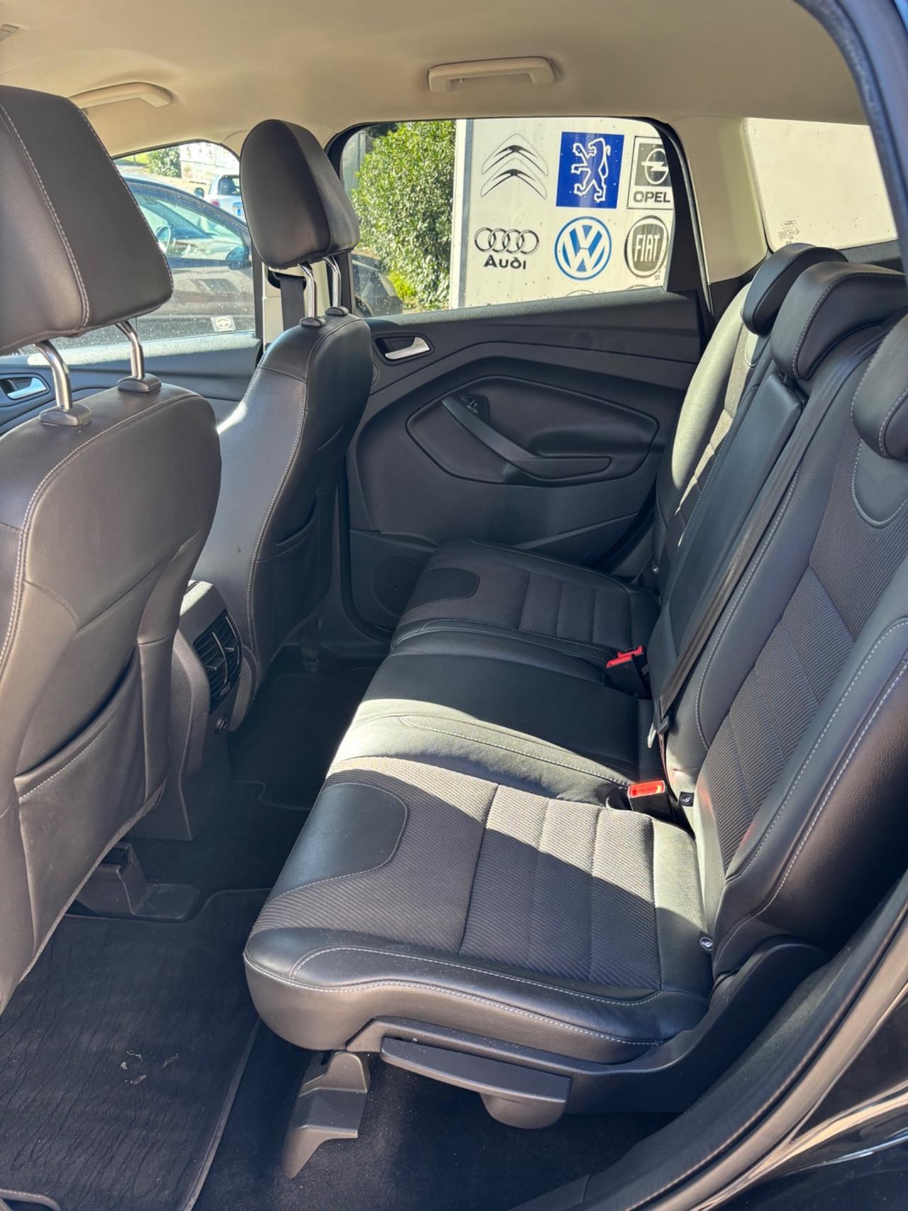 Ford Kuga 2.0 TDCI 150 CV S&S 4WD Powershift Business