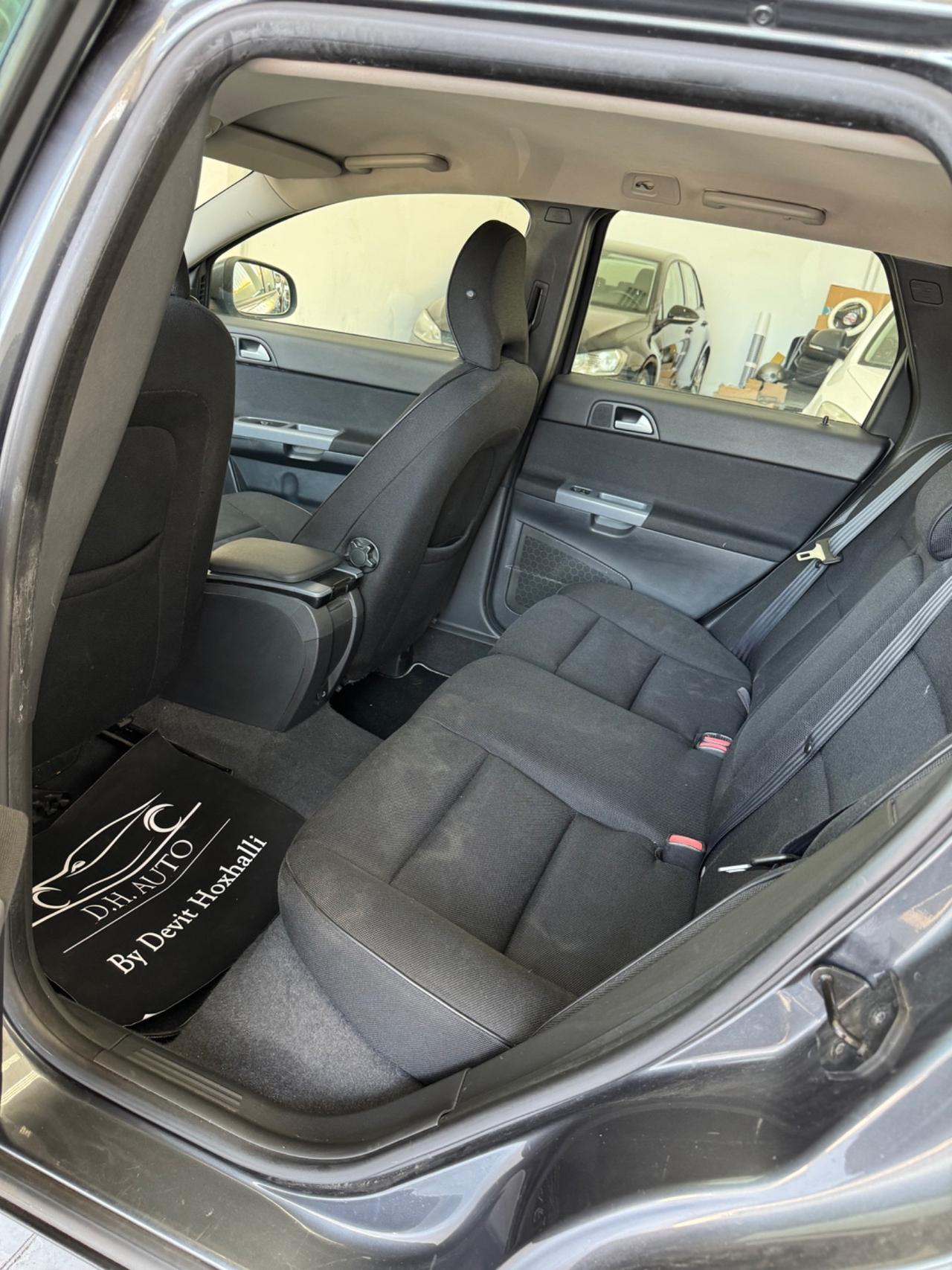 Volvo V50 D2 R-design