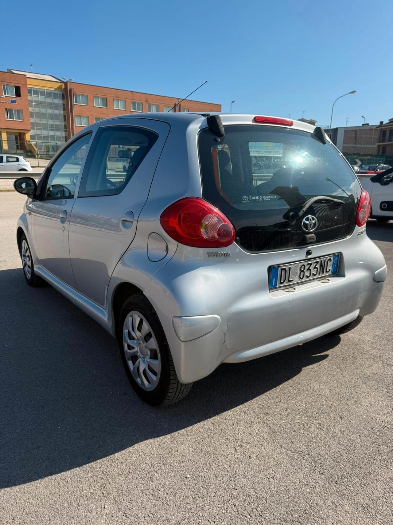 Toyota Aygo 1.0 12V VVT-i 5 porte Sol