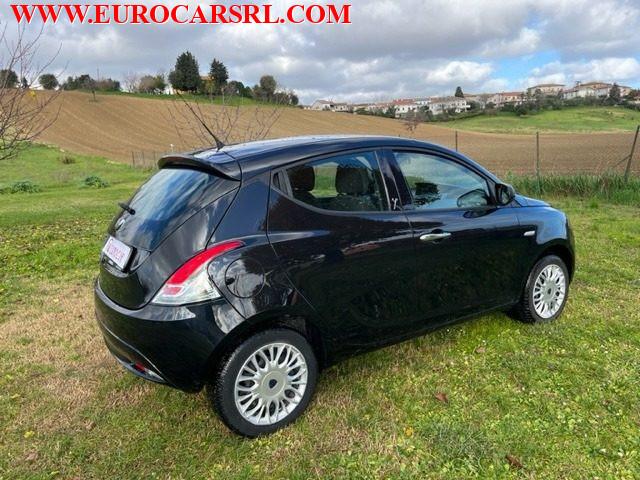 LANCIA Ypsilon 1.2 69 CV 5 porte Silver