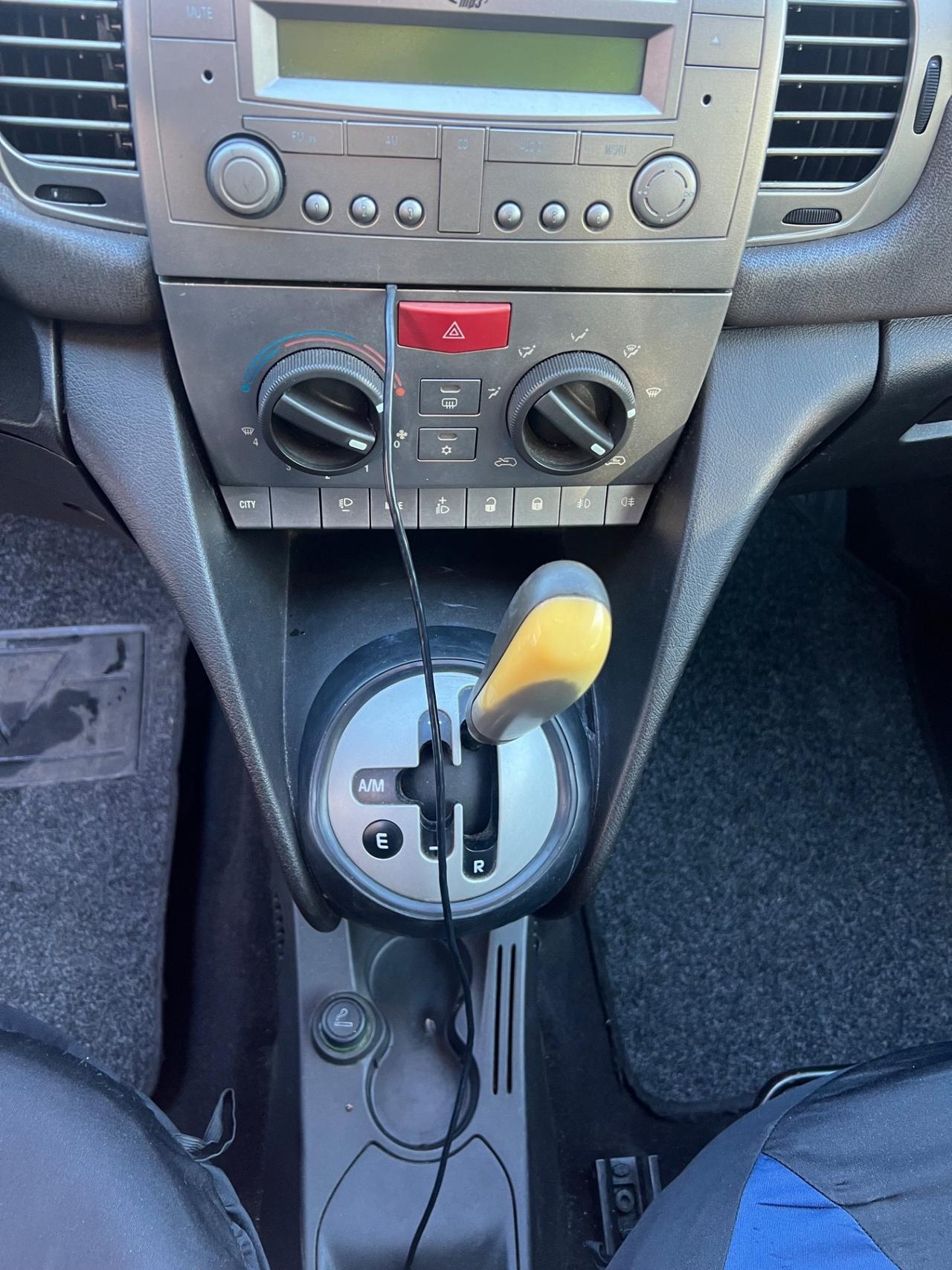 Lancia Ypsilon 1.4 benzina cambio automatico