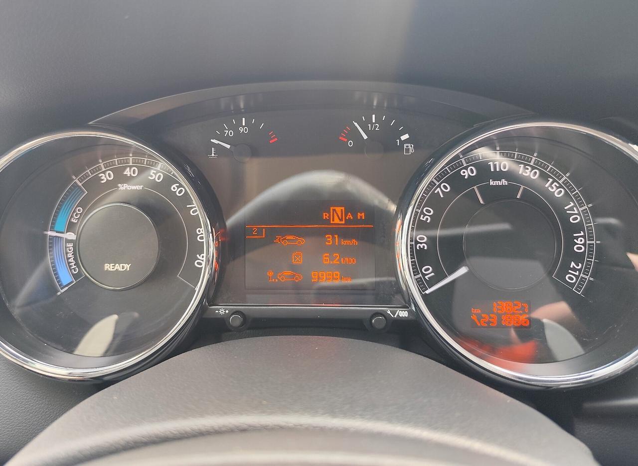 Peugeot 3008 HYbrid4 163cv 4x4