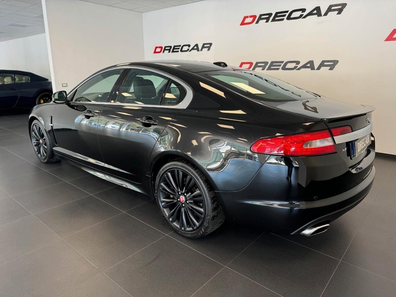 Jaguar XF 3.0 DS V6 Stealth Edition BLACK PACK