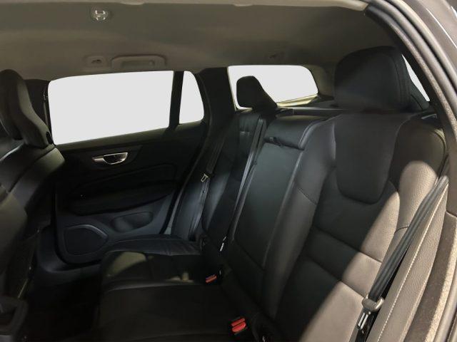 VOLVO V60 V60 B4 (d) automatico Plus Dark