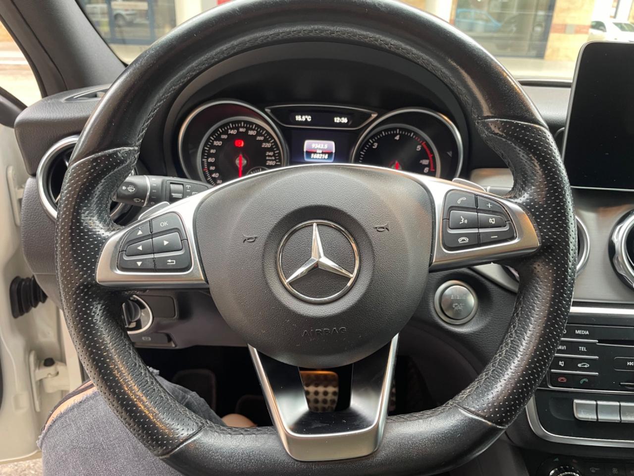 Mercedes-benz GLA 200 d 136CV AUT. PREMIUM AMG NIGHT PACKET TETTO LED NAVY 19