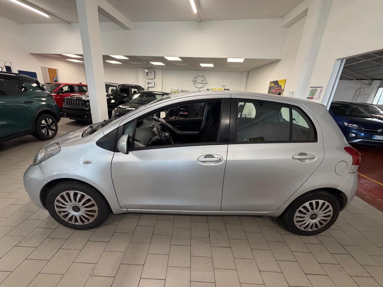 Toyota Yaris 1.0 5 porte Sol