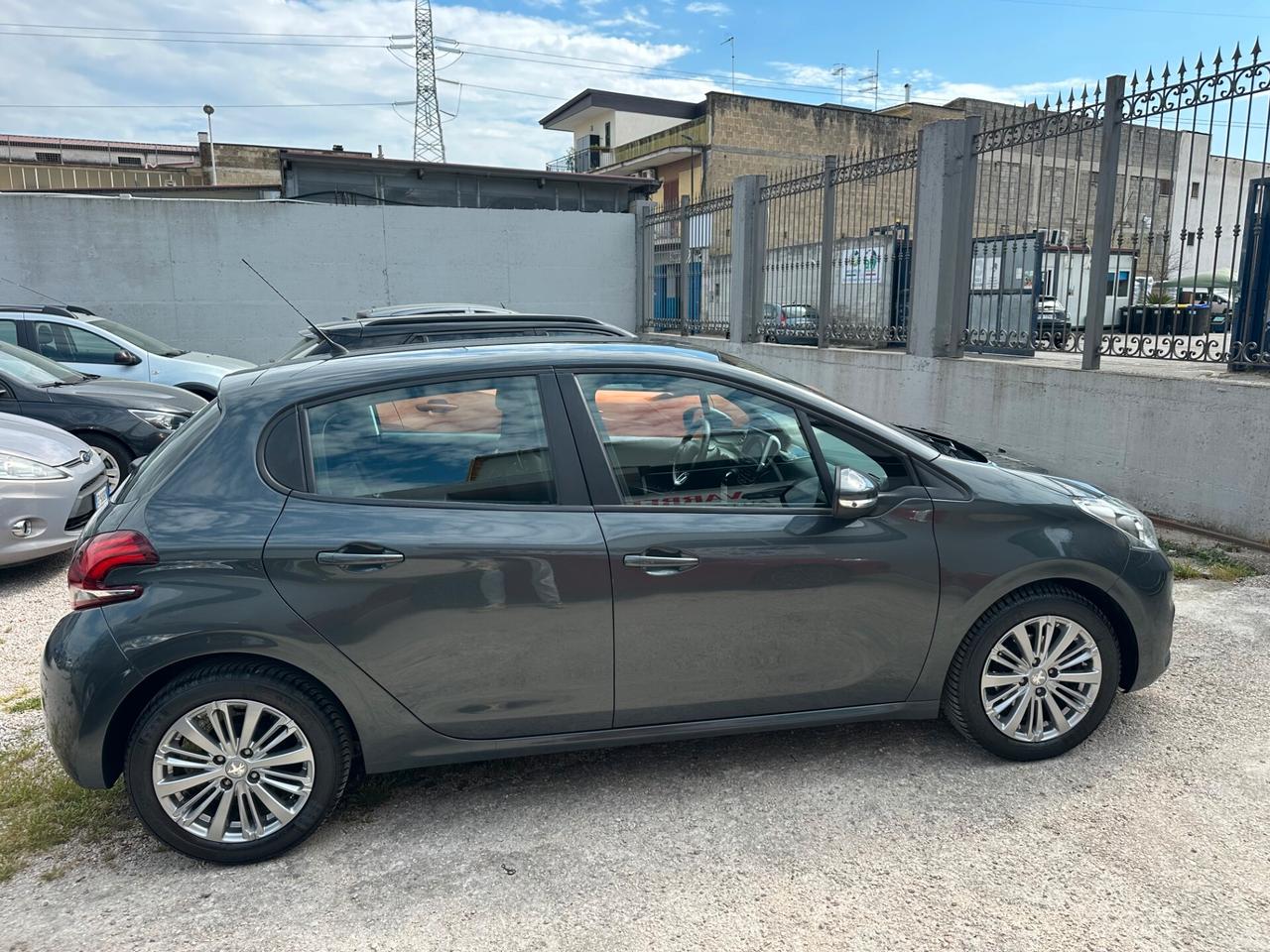 Peugeot 208 BlueHDi 75 5 porte Allure 2016