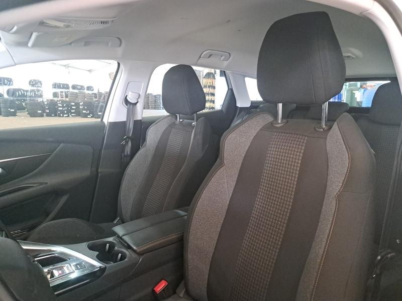 PEUGEOT 3008 BLUEHDI 130 EAT8 SES BUSINESS SUV