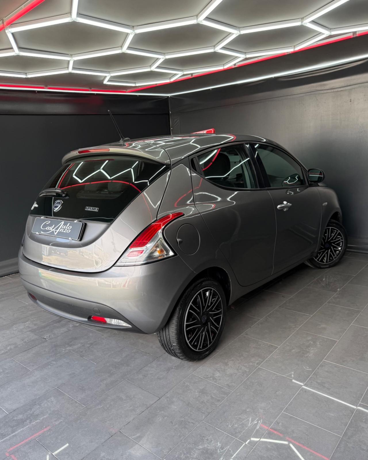 Lancia Ypsilon 1.0 Hybrid Ecochic Gold 2022