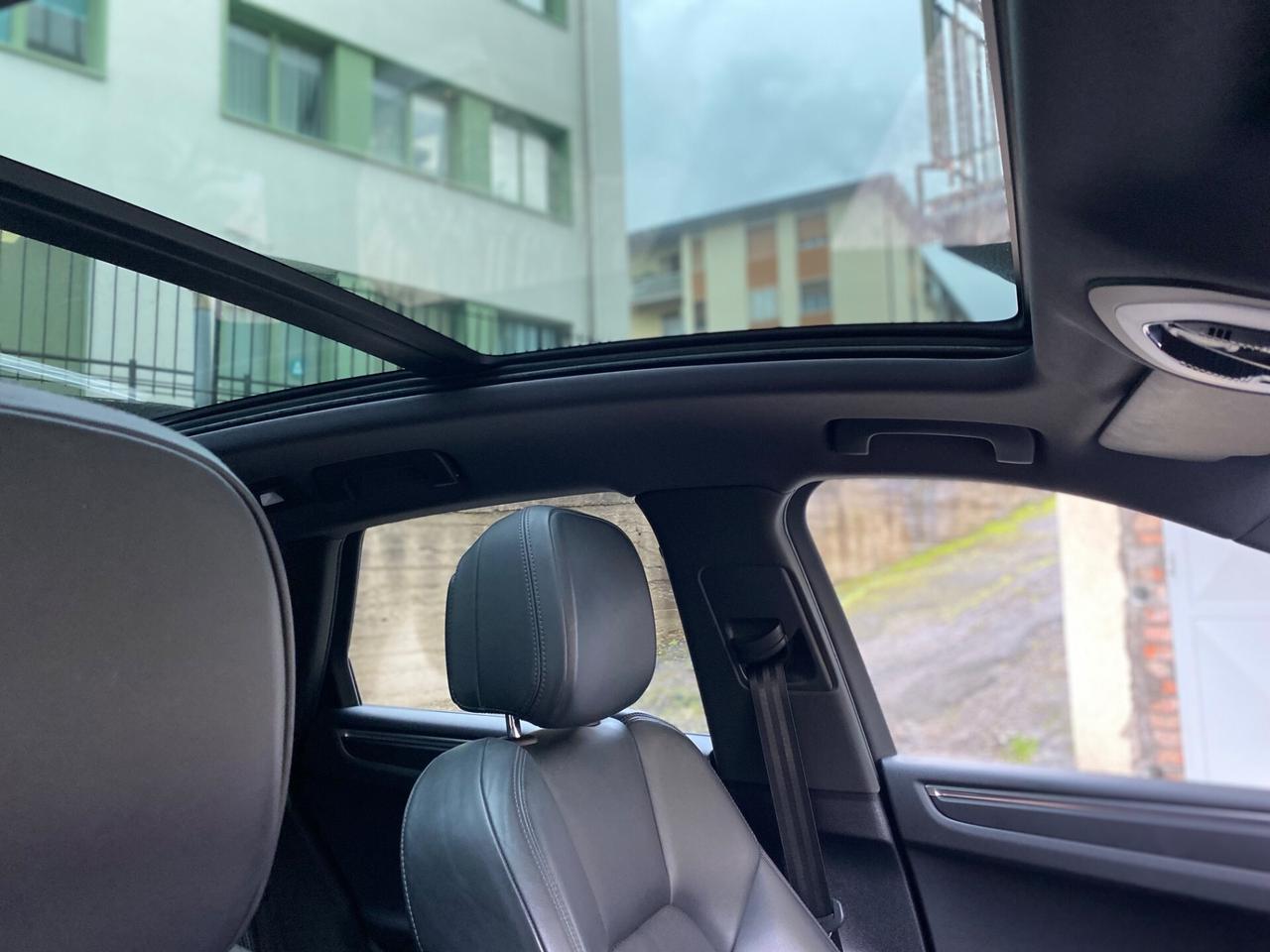 Porsche Macan 2.0 tetto panoramico 245 cv