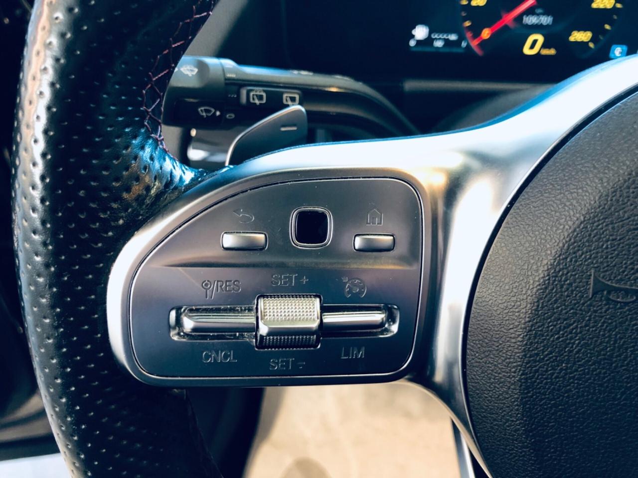 Mercedes-benz GLA 200 d amg Premium