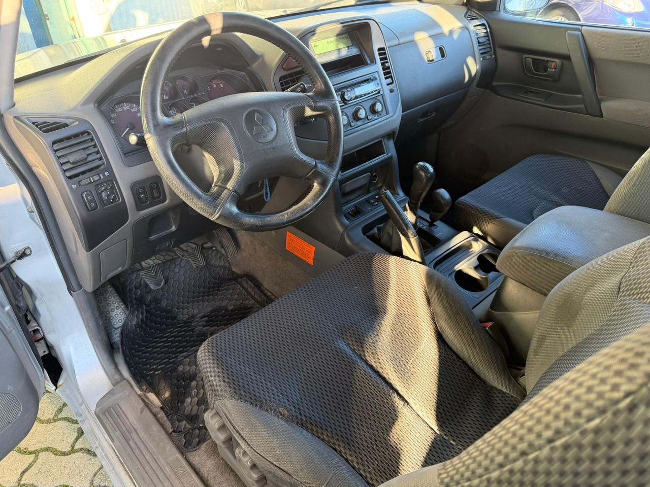 Mitsubishi Pajero 2.5 TDI 3p. GLX Autocarro