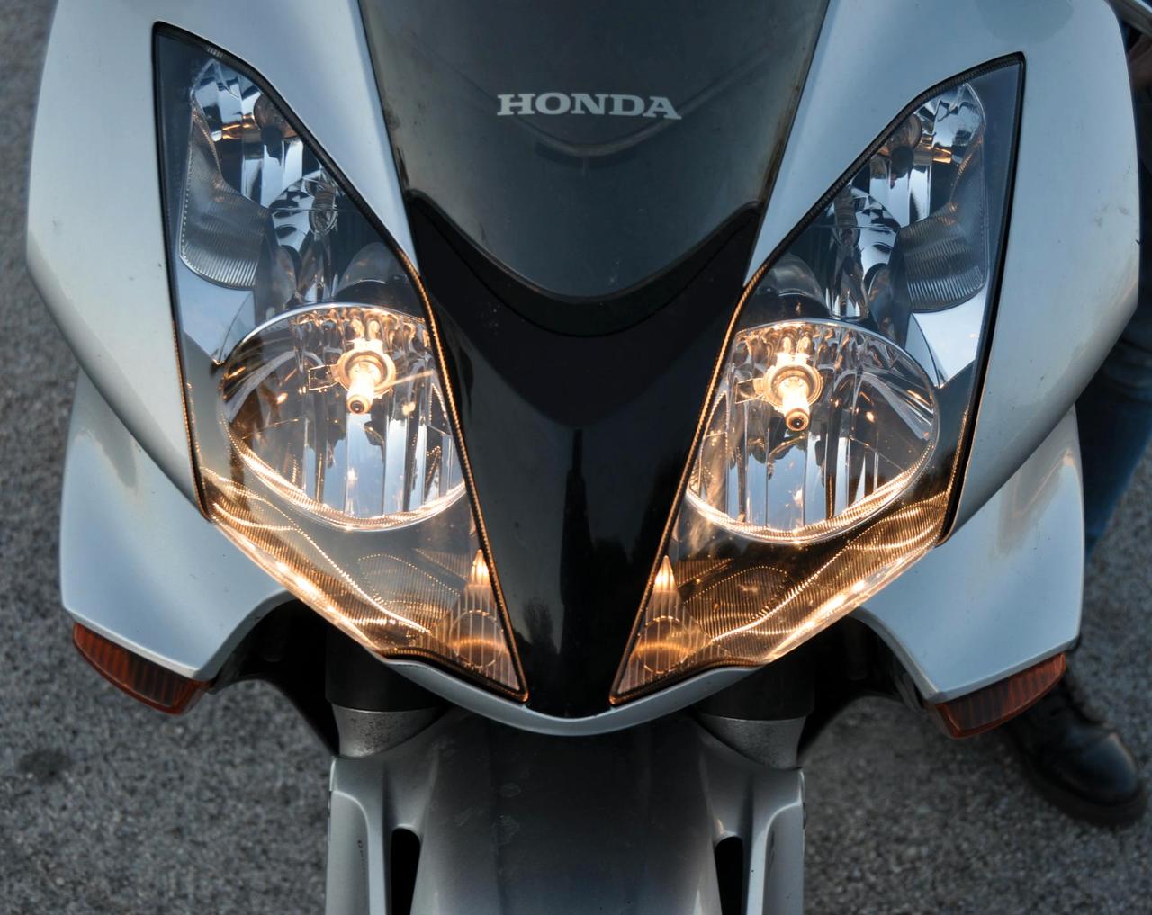 Honda VFR 800 V4 V Tech 2003