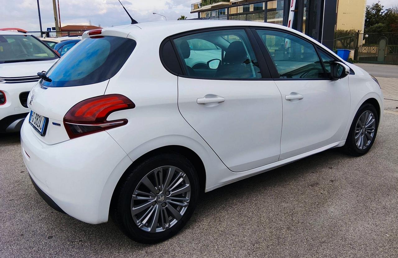 Peugeot 208 100K KM EURO 6 UNIPRO