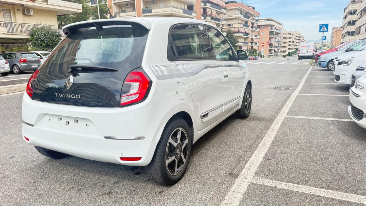 Renault Twingo TCe 95 CV Intens LED PDC NAVI BLUETOOTH CAR PLAY CERCHI 16 VETRI OSCURATI