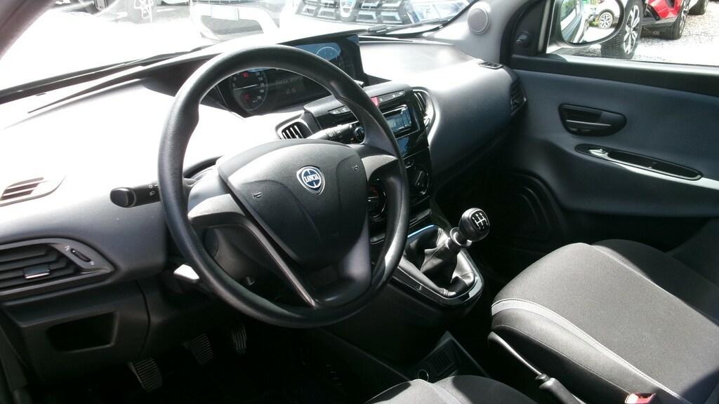 Lancia Ypsilon 5 Porte 1.2 Silver