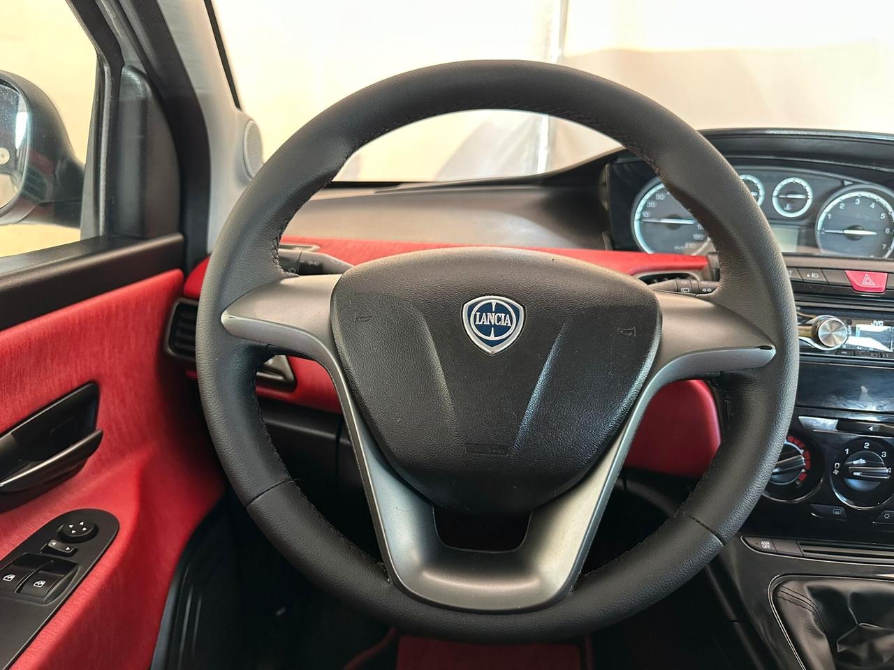 Lancia Ypsilon 0.9 Twinair 85 CV 5P Metano Ecochic Gold