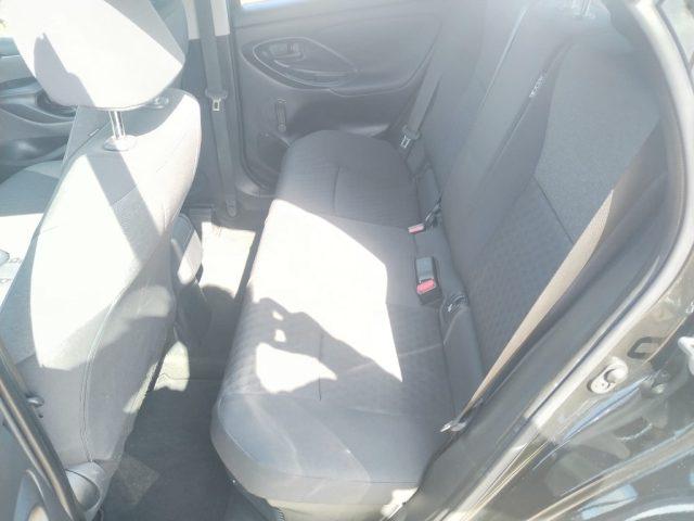 TOYOTA Yaris 1.5 Hybrid 5 porte Business