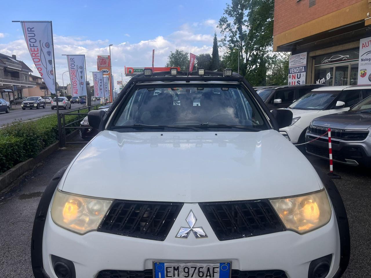 MITSUBISHI L200 2.5 DI-D-136CV DC Invite Plus