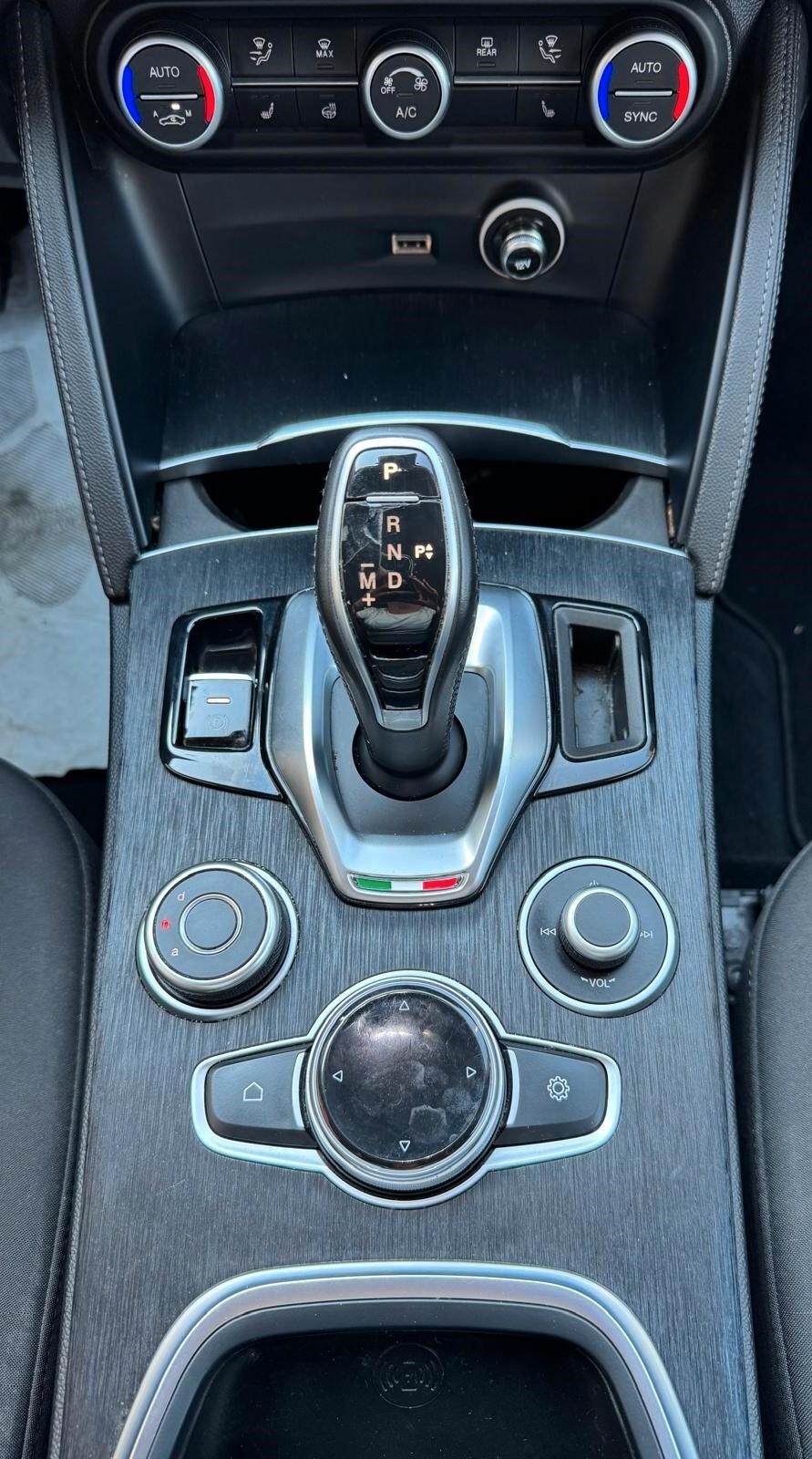 Alfa Romeo Stelvio 2.2 Turbodiesel 190 CV AT8 RWD