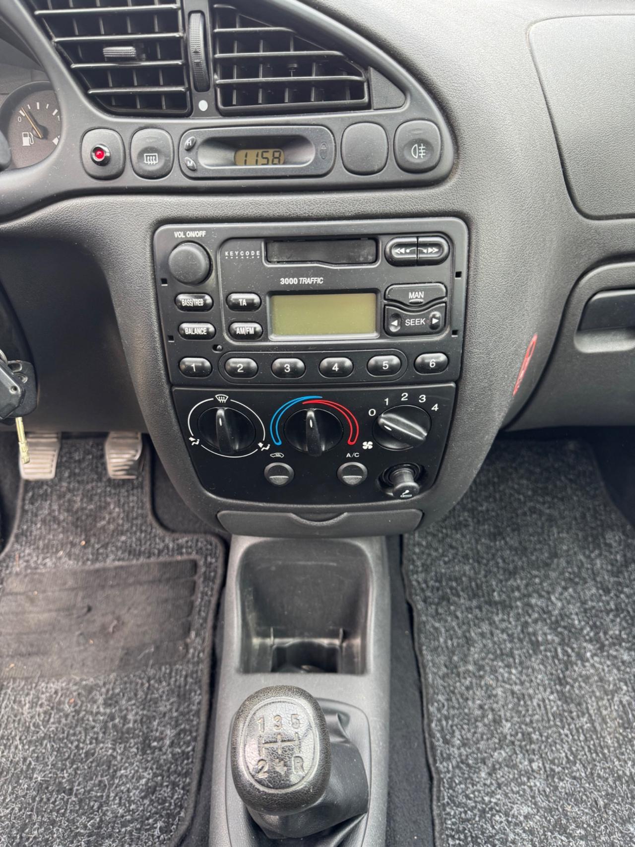 Ford Fiesta 1.2i 16V cat 5 porte Four