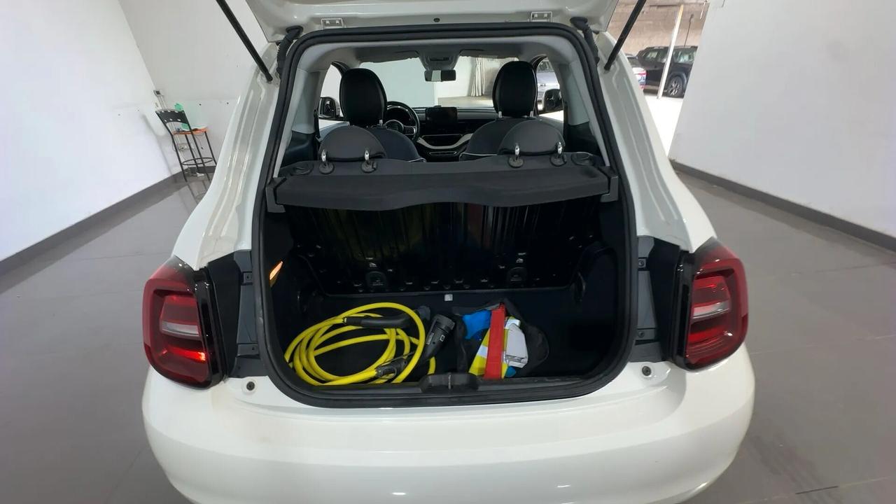 Fiat 500 500e Berlina 42 kWh Passion