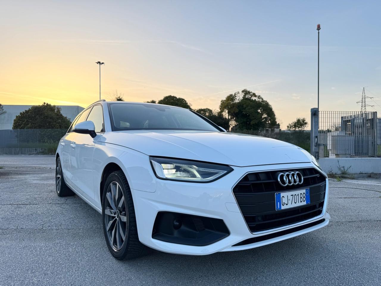 AUDI A4 2.0 Tdi Avant S-Tronic - Led 18